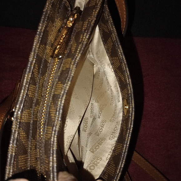 NWT Michael Kors Hamilton brown signature Traveler Messenger Bag - Picture 12 of 12